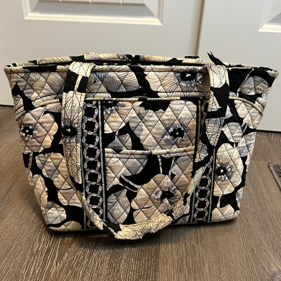 Vera Bradley Handbags - Vera Bradley Camellia Shoulder Tote